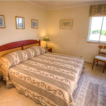 Sleeps 4 Air Con T607809