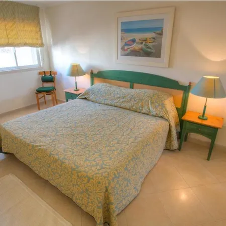 Daire Sleeps 4 Air Con T607809 *